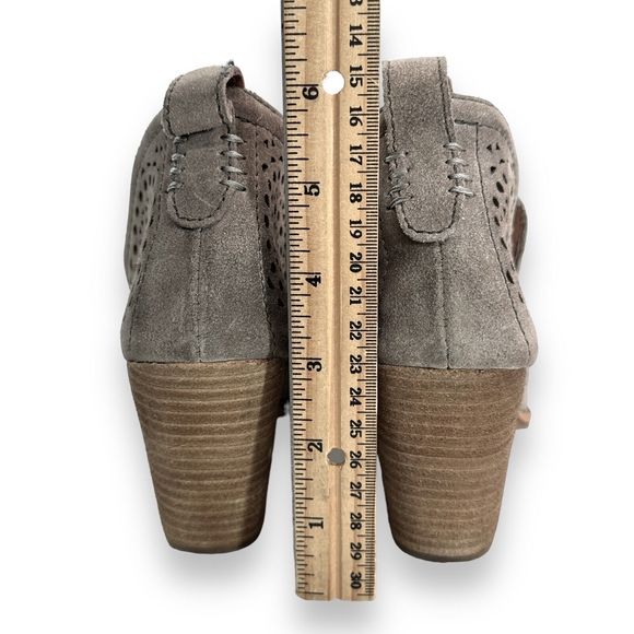 Jeffrey Campbell Ankle Boot Bootie Sz 8 Rosalee Suede Perforated Taupe Gray Heel - Picture 6 of 11